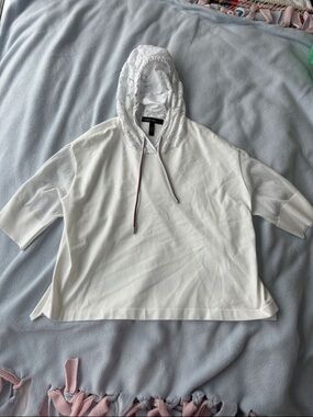 Marc Cain White Hooded Short-Sleeve Sweatshirt with Lace Hood